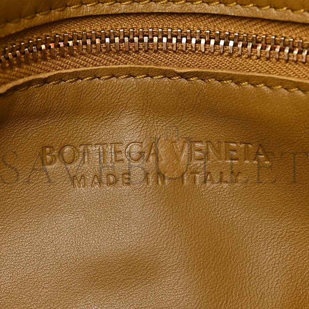 BOTTEGA VENETA LAMBSKIN MAXI INTRECCIATO CASSETTE CROSSBODY BAG ACORN  (23*15*5.5cm)