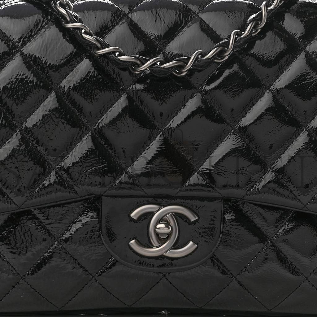 CHANEL CRINKLED PATENT QUILTED JUMBO SINGLE FLAP BLACK SILVER HARDWARE (30*18*8cm)