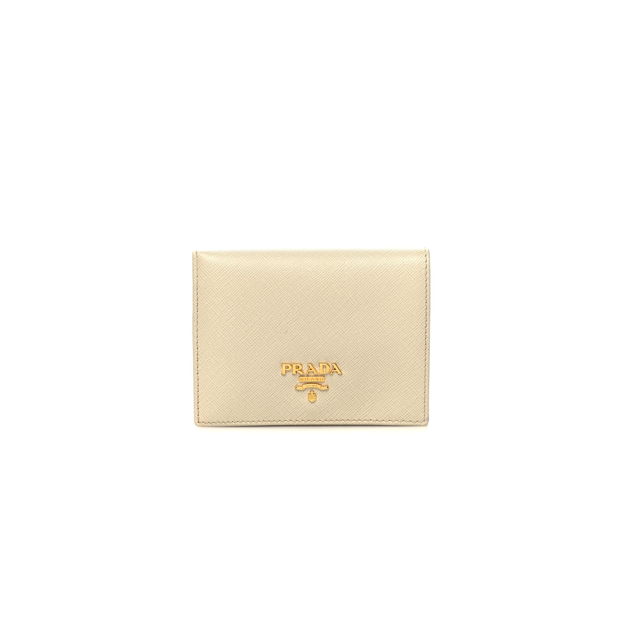 PRADA SAFFIANO METAL BI-FOLD WALLET CERA (11*9*2cm) PRADA SAFFIANO METAL BI-FOLD WALLET CERA (11*9*2cm)